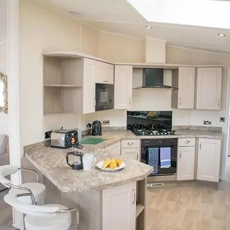 Penny Lodge The Stunning New Luxury Lodge With Hot Tub Situated In Idyllic Surroundings *